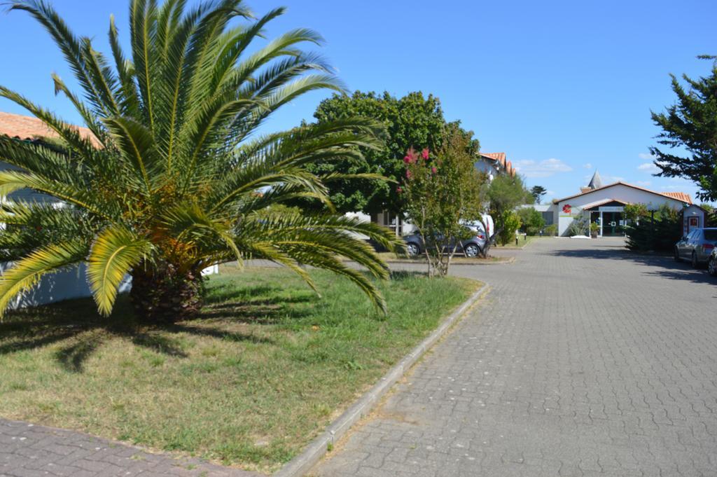Hotel Les Jardins d'Oléron Saint-Pierre-d'Oleron Exterior foto